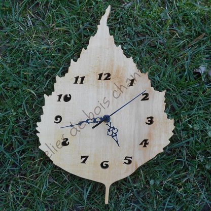 Horloge par l'Atelier de bois chanoturné