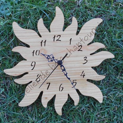 Horloge par l'Atelier de bois chanoturné