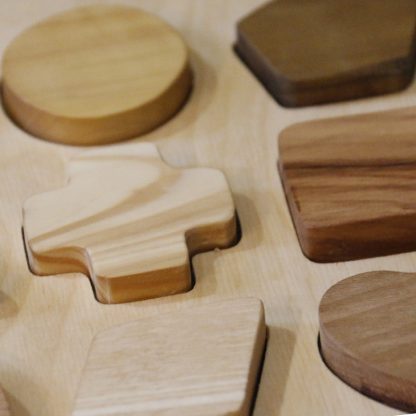 Puzzle formes en bois brut